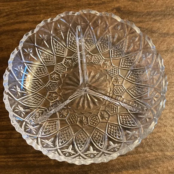 Vintage 8” Round 3 Divided Sections Glass Dish - Picture 3 of 7